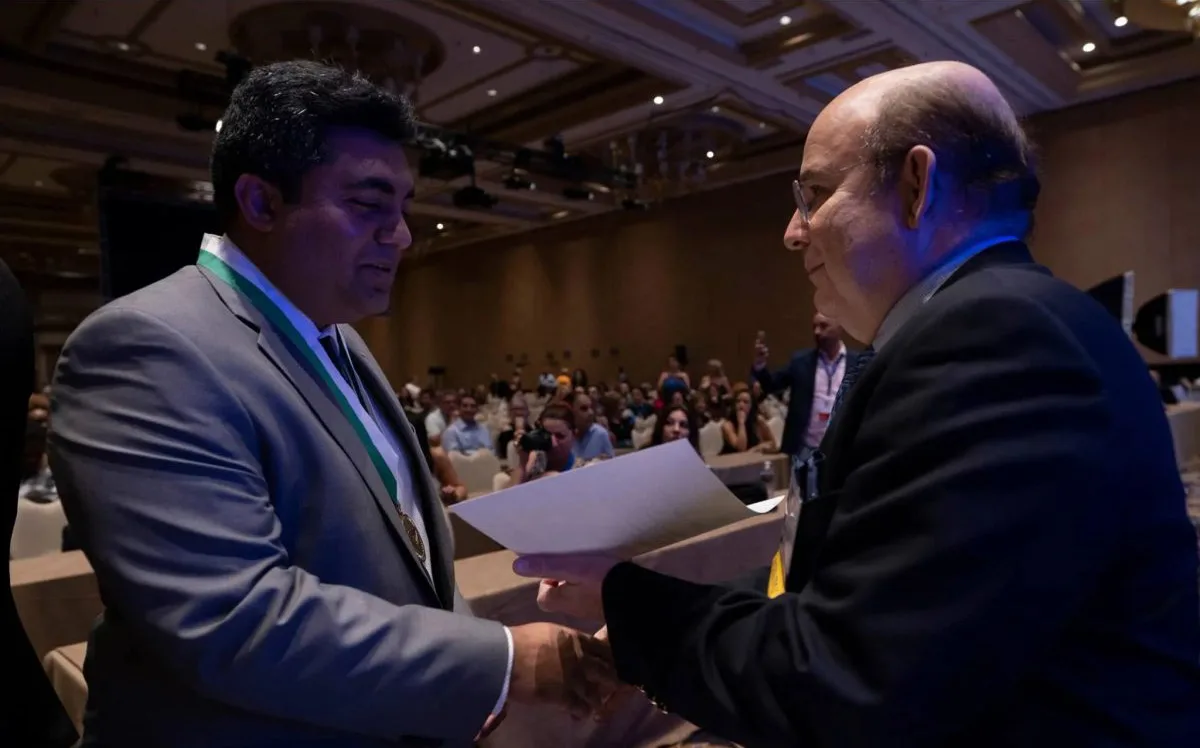 Dr. Lalla at an international implant dentistry conference